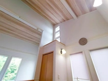 【神奈川県/横浜市西区元久保町】横浜市西区元久保町　戸建 天井までの吹き抜け