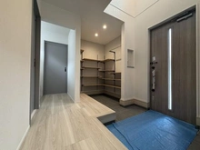 【神奈川県/横浜市栄区上之町】横浜市栄区上之町　新築戸建 玄関