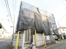 【神奈川県/横浜市戸塚区汲沢】戸塚区汲沢6丁目　中古戸建 外観：リフォーム中（2025年9月撮影）