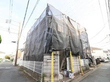 【神奈川県/横浜市戸塚区汲沢】戸塚区汲沢6丁目　中古戸建 外観：リフォーム中（2025年9月撮影）