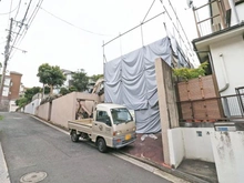 【神奈川県/横浜市保土ケ谷区常盤台】保土ケ谷区常盤台新築戸建1号棟（全2棟） 前面道路