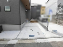 【神奈川県/横浜市南区別所】南区別所6丁目　新築戸建　1号棟（全2棟） 敷地内