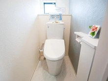 【神奈川県/横浜市南区別所】南区別所6丁目　新築戸建　1号棟（全2棟） トイレ