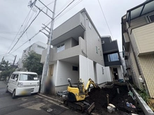 【神奈川県/相模原市中央区矢部】相模原市中央区矢部新築戸建1号棟／全3棟 建築中の外観：全3区画右手前