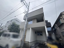 【神奈川県/相模原市中央区矢部】相模原市中央区矢部新築戸建2号棟／全3棟 建築中の外観：全3棟／手前側