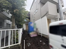 【神奈川県/相模原市中央区矢部】相模原市中央区矢部新築戸建3号棟／全3棟 建築中の外観：全3棟／奥側