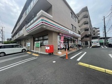 【神奈川県/横浜市瀬谷区阿久和東】瀬谷区阿久和東4丁目　新築戸建　5号棟 セブンイレブン横浜阿久和西店（現地より約810m）