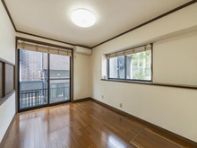 【神奈川県/横浜市中区山手町】横浜市中区山手町　中古戸建 洋室：1階