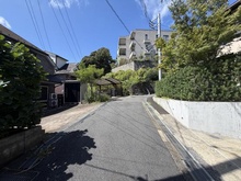 【神奈川県/横浜市中区山手町】横浜市中区山手町　中古戸建 前面道路