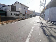 【神奈川県/横浜市港南区芹が谷】港南区芹が谷1丁目　新築戸建 前面道路