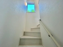 【神奈川県/横浜市青葉区市ケ尾町】横浜市青葉区市ヶ尾町　戸建 室内：階段