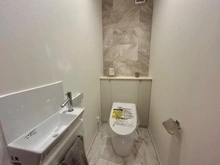 【神奈川県/横浜市都筑区荏田東】横浜市都筑区荏田東四丁目　新築戸建1号棟 トイレ