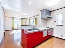 【神奈川県/横浜市神奈川区松見町】神奈川区松見町4丁目　中古戸建 LDK：2階　約17.2帖　LD部分には床暖房有り