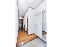 【神奈川県/横浜市神奈川区松見町】神奈川区松見町4丁目　中古戸建 廊下：1階　廊下　収納有り