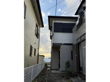 【神奈川県/横浜市泉区上飯田町】泉区上飯田町　中古戸建 玄関