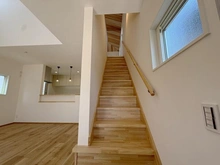 【神奈川県/藤沢市辻堂】藤沢市辻堂5丁目　新築戸建て 階段