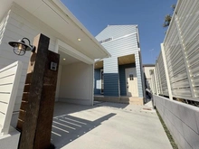 【神奈川県/藤沢市辻堂】藤沢市辻堂5丁目　新築戸建て 玄関前