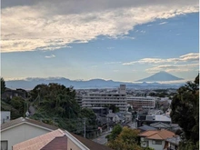 【神奈川県/藤沢市片瀬山】藤沢市片瀬山2丁目 二世帯住宅 眺望：2階・バルコニーから(ズーム無)