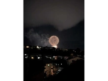 【神奈川県/藤沢市片瀬山】藤沢市片瀬山2丁目 二世帯住宅 眺望：2階から望む江ノ島花火大会の花火。花開く全景がご覧頂けます。