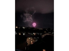 【神奈川県/藤沢市片瀬山】藤沢市片瀬山2丁目 二世帯住宅 眺望：2階から望む江ノ島花火大会の花火。花開く全景がご覧頂けます。