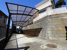 【神奈川県/藤沢市片瀬山】藤沢市片瀬山2丁目 二世帯住宅 駐車場：カーポート