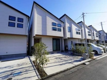 【神奈川県/藤沢市石川】藤沢市石川1丁目 一戸建 外観：写真中央