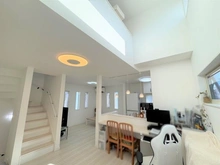 【神奈川県/茅ヶ崎市小和田】茅ヶ崎市小和田1丁目　中古戸建 リビング・ダイニング