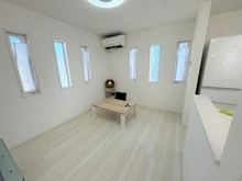 【神奈川県/茅ヶ崎市小和田】茅ヶ崎市小和田1丁目　中古戸建 リビング・ダイニング