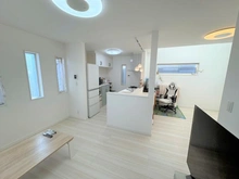 【神奈川県/茅ヶ崎市小和田】茅ヶ崎市小和田1丁目　中古戸建 リビング・ダイニング