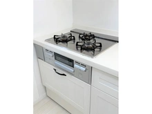 【神奈川県/茅ヶ崎市小和田】茅ヶ崎市小和田1丁目　中古戸建 キッチン：三口コンロ