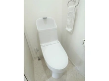 【神奈川県/茅ヶ崎市小和田】茅ヶ崎市小和田1丁目　中古戸建 トイレ：2Fトイレ