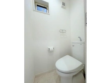 【神奈川県/茅ヶ崎市小和田】茅ヶ崎市小和田1丁目　中古戸建 トイレ：1Fトイレ