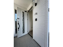 【神奈川県/茅ヶ崎市小和田】茅ヶ崎市小和田1丁目　中古戸建 玄関