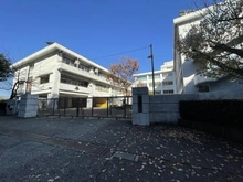 【神奈川県/鎌倉市手広】鎌倉市手広2丁目　戸建て 鎌倉市立手広中学校（現地より約1,200m）