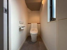 【神奈川県/藤沢市亀井野】藤沢市亀井野3丁目　中古戸建 トイレ