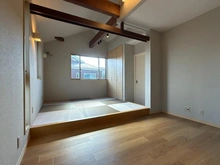 【神奈川県/藤沢市亀井野】藤沢市亀井野3丁目　中古戸建 洋室：奥：畳コーナー