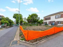 【東京都/足立区伊興】足立区伊興4丁目　新築戸建　1号棟 現地（建築前）：全2棟　手前：1号棟　奥：2号棟