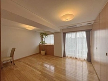 【東京都/渋谷区西原】渋谷区西原三丁目　戸建 洋室：家具・調度品付き