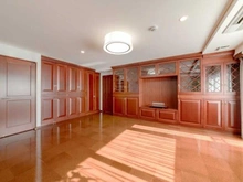 【東京都/渋谷区西原】渋谷区西原三丁目　戸建 洋室：2階　主寝室としてもお使いいただけます 家具・調度品付き