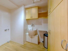 【東京都/渋谷区西原】渋谷区西原三丁目　戸建 洗面室：ランドリールーム、家具・調度品付き