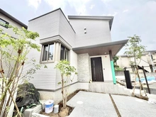 【東京都/三鷹市井の頭】コモンステージ吉祥寺　No.3 建築中の外観：「全8区画」真ん中