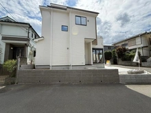【東京都/西東京市栄町】西東京市栄町2丁目　新築戸建て 外観：画面中央建物