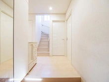 【埼玉県/さいたま市浦和区北浦和】さいたま市浦和区北浦和5丁目　戸建 玄関