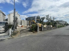 【東京都/調布市深大寺北町】調布市深大寺北町7丁目　新築戸建　2号棟 現地（建築前）：全2区画（2号棟は右側）