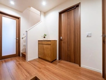 【東京都/稲城市東長沼】プラウドシーズン稲城南山 玄関