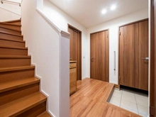 【東京都/稲城市東長沼】プラウドシーズン稲城南山 玄関