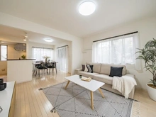 【東京都/調布市深大寺北町】調布市深大寺北町六丁目　中古戸建 リビング・ダイニング：※家具・調度品は販売価格に含まれておりません