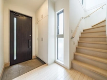 【東京都/調布市深大寺北町】調布市深大寺北町六丁目　中古戸建 玄関