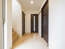 【東京都/調布市深大寺北町】調布市深大寺北町六丁目　中古戸建 廊下