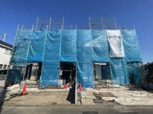 【東京都/調布市深大寺北町】調布市深大寺北町5期　新築戸建　2号棟 建築中の外観：全2区画(2号棟は右側)